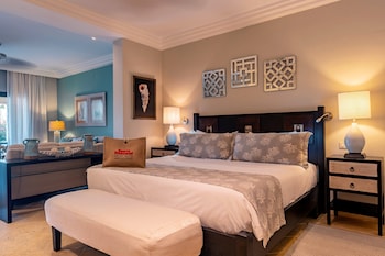 TAN Sports Illustrated Resorts Marina & Villa -Cap Cana