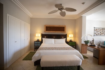 TAN Sports Illustrated Resorts Marina & Villa -Cap Cana